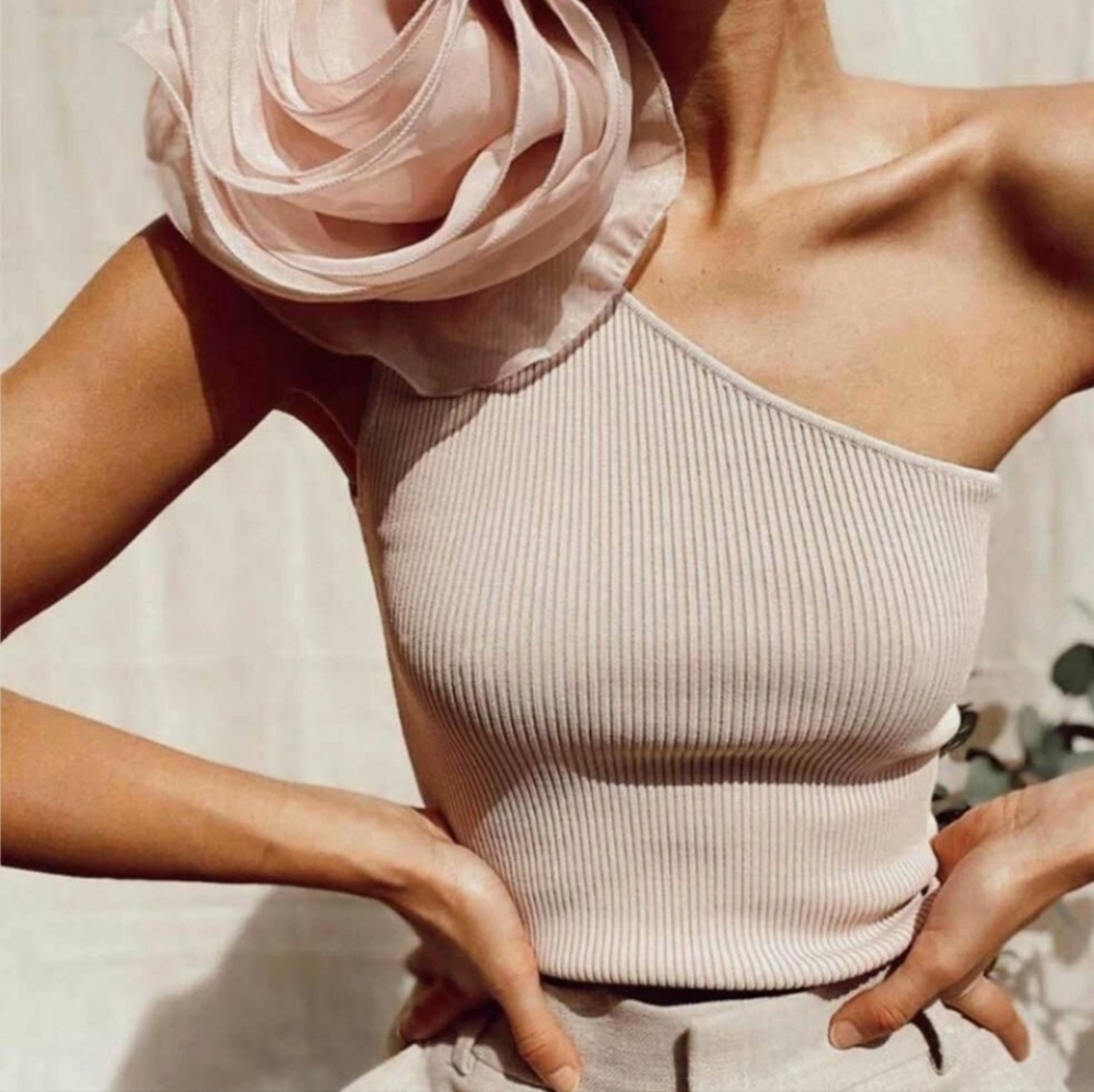 NWT Zara Asymmetrical  Top with Flower - Picture 4 of 9